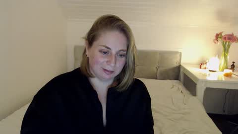 Snapshot of andorphina chatting on November 2025 11:28:01 PM Andorphin online show from November 2025 11:28:01 PM