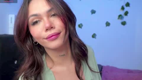 Snapshot of andra_rosse chatting on February 2026 09:43:01 PM Andra de la Rosse online show from February 2026 09:43:01 PM