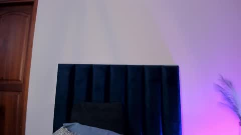 Andra Cyrus online show from October 2025 11:42:01 AM