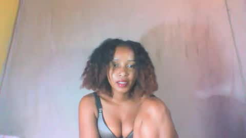 Snapshot of andre415913 chatting on March 2026 05:19:01 AM andre415913 online show from March 2026 05:19:01 AM