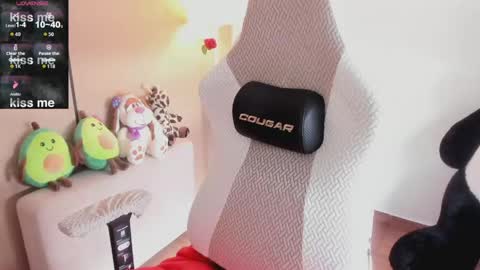 Snapshot of andrea_bonnie chatting on May 2026 08:36:01 PM andrea_bonnie online show from May 2026 08:36:01 PM