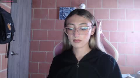 Andrea  online show from September 2025 02:11:02 PM