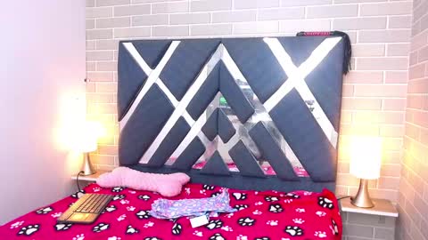 Snapshot of andrea_gill_ chatting on January 2025 12:47:02 PM Andres Gil online show from January 2025 12:47:02 PM