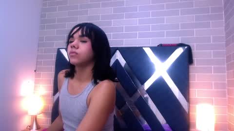 Snapshot of andrea_gill_ chatting on February 2025 12:00:02 PM Andres Gil online show from February 2025 12:00:02 PM