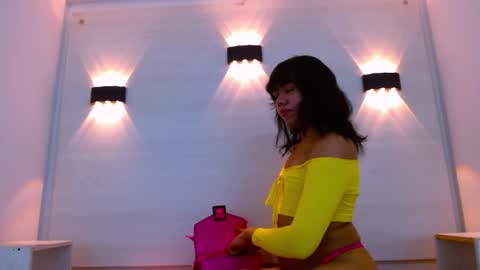 Snapshot of andrea_gill_ chatting on December 2025 06:23:01 PM Andres Gil online show from December 2025 06:23:01 PM