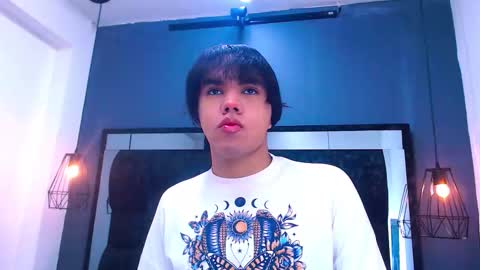 Snapshot of andrea_gill_ chatting on December 2025 12:33:02 PM Andres Gil online show from December 2025 12:33:02 PM