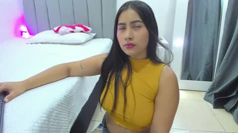 Snapshot of andrea_osorio_ chatting on January 2025 12:52:01 PM Andrea online show from January 2025 12:52:01 PM