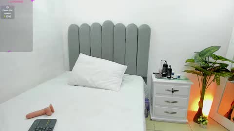 Snapshot of andrea_osorio_ chatting on March 2025 01:31:02 PM Andrea online show from March 2025 01:31:02 PM