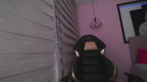 Andrea Ramos online show from December 2024 09:00:01 AM