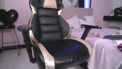 Andrea Ramos online show from December 2024 09:24:01 AM