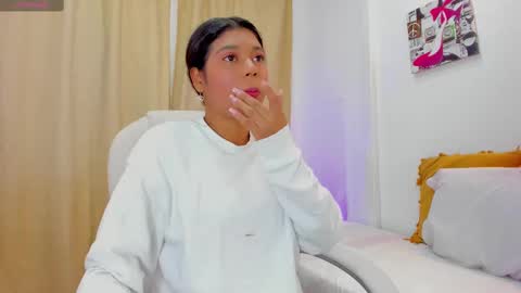 Andrea online show from September 2025 01:00:01 PM