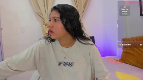 Andrea online show from November 2025 11:32:01 AM