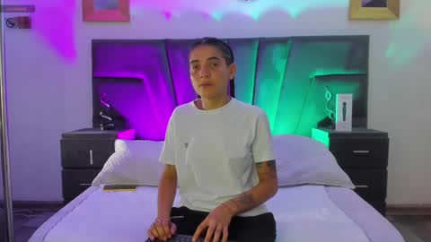 Snapshot of andreaandkarina chatting on January 2025 12:50:02 PM Andrea  Karina online show from January 2025 12:50:02 PM