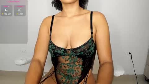 Andrea  online show from October 2025 01:11:01 PM