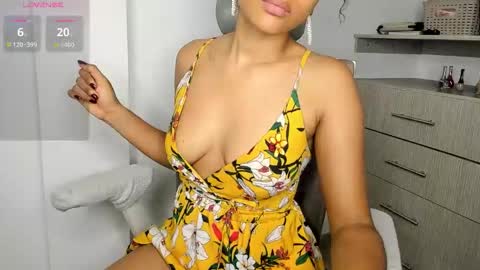 Andrea  online show from November 2025 12:40:02 PM