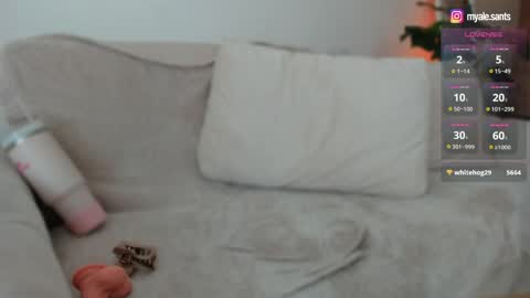 Snapshot of andreathomson chatting on April 2026 06:10:01 PM Please call me Andrea online show from April 2026 06:10:01 PM