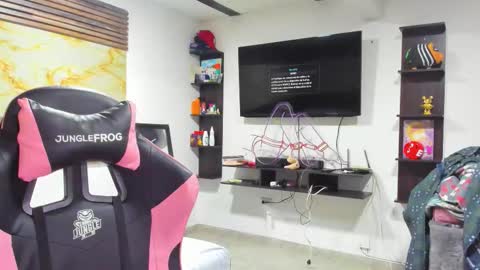 andrees_s online show from October 2025 03:14:02 AM