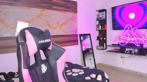 andrees_s online show from October 2025 01:06:02 AM