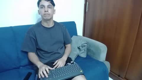 Snapshot of andres_69_fantasy chatting on June 2026 11:29:01 PM andres_69_fantasy online show from June 2026 11:29:01 PM