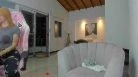 Andrs botero online show from January 2025 01:58:01 AM