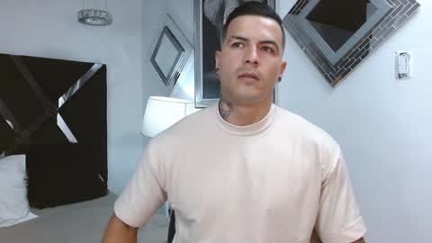 Snapshot of andres_clark chatting on February 2025 06:27:02 PM insta andres clark online show from February 2025 06:27:02 PM