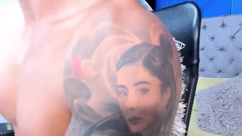 Snapshot of andres_clark chatting on October 2025 06:05:01 PM insta andres clark online show from October 2025 06:05:01 PM