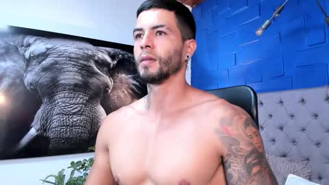 Snapshot of andres_clark chatting on December 2025 05:11:02 PM insta andres clark online show from December 2025 05:11:02 PM