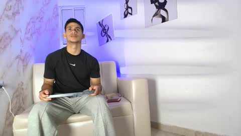 andres_stud online show from November 2025 04:44:02 AM