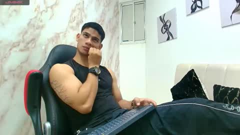 Snapshot of andres_stud chatting on December 2025 04:19:02 AM andres_stud online show from December 2025 04:19:02 AM