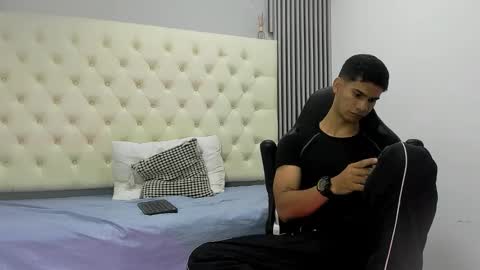 Snapshot of andres_stud chatting on March 2026 04:40:01 AM andres_stud online show from March 2026 04:40:01 AM