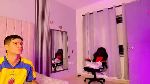 Snapshot of andres_stud chatting on June 2026 05:28:01 AM andres_stud online show from June 2026 05:28:01 AM