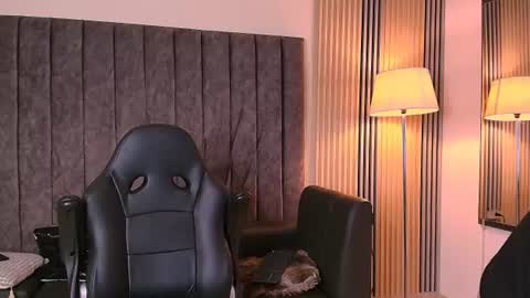 Snapshot of andres_stud chatting on July 2026 04:04:01 AM andres_stud online show from July 2026 04:04:01 AM