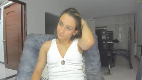 Snapshot of andresgiraldo1 chatting on February 2025 03:55:02 AM Isa  --------- online show from February 2025 03:55:02 AM
