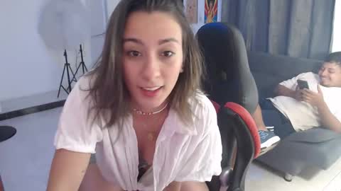 Snapshot of andresgiraldo1 chatting on October 2025 12:53:02 AM Isa  --------- online show from October 2025 12:53:02 AM