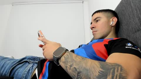 Snapshot of andresjuan92 chatting on April 2026 06:33:01 AM onlyfanscallmegotter online show from April 2026 06:33:01 AM