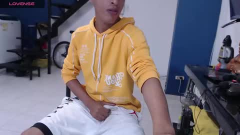 Snapshot of andressdean chatting on December 2024 11:13:02 PM Andres Dean online show from December 2024 11:13:02 PM