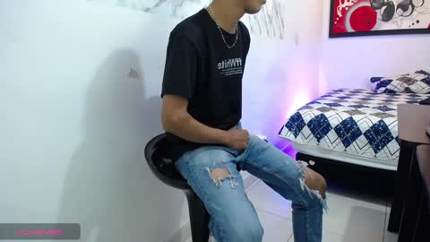 Snapshot of andressdean chatting on December 2024 04:38:02 PM Andres Dean online show from December 2024 04:38:02 PM