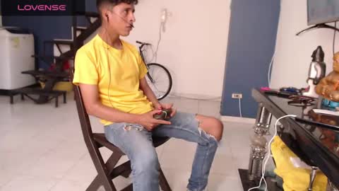 Snapshot of andressdean chatting on January 2025 09:40:02 PM Andres Dean online show from January 2025 09:40:02 PM