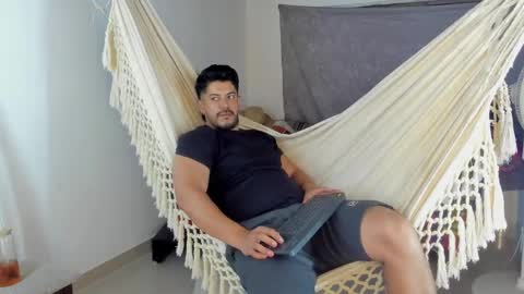 Snapshot of andressmith__ chatting on May 2026 01:03:01 AM Andres online show from May 2026 01:03:01 AM