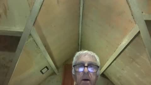 Andrew online show from April 2026 11:33:02 PM