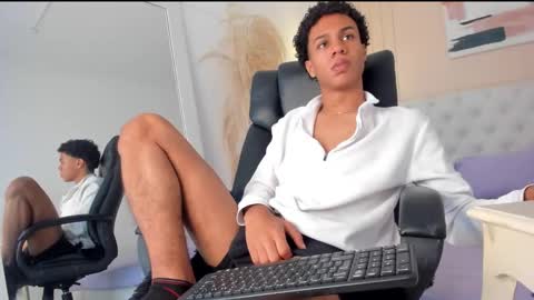 Snapshot of andrew_burnss chatting on November 2025 02:50:02 PM andrew_burnss online show from November 2025 02:50:02 PM