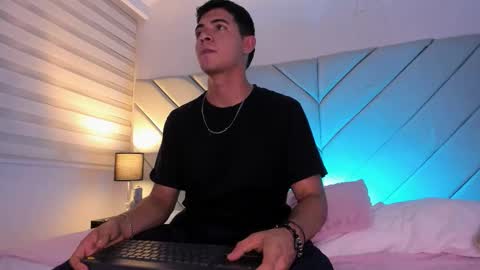 Snapshot of andrew_colleman1 chatting on October 2025 06:59:01 AM Colleman online show from October 2025 06:59:01 AM