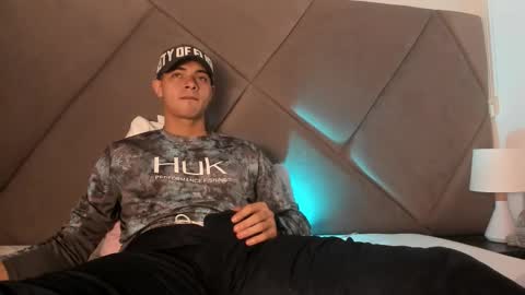 Snapshot of andrew_colleman1 chatting on November 2025 06:13:01 AM Colleman online show from November 2025 06:13:01 AM