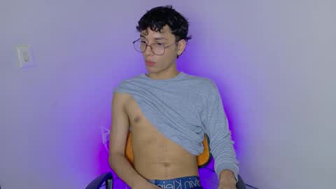 Snapshot of andrew_dann chatting on November 2025 08:31:01 PM andres online show from November 2025 08:31:01 PM
