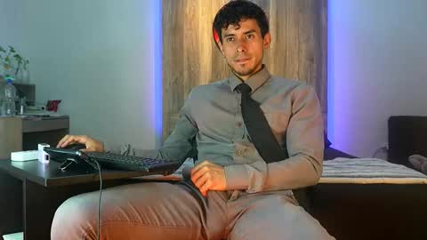 Andrew online show from October 2025 04:49:02 AM