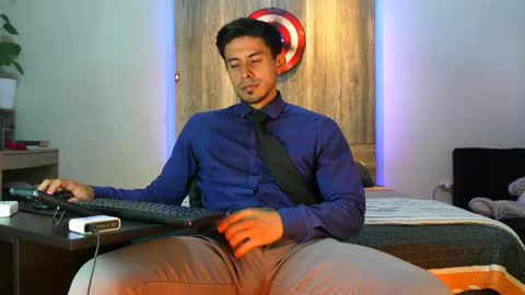 Andrew online show from February 2026 02:07:02 AM