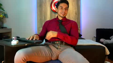 Snapshot of andrew_elliot chatting on April 2026 03:07:02 AM Andrew online show from April 2026 03:07:02 AM