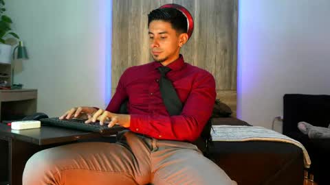 Snapshot of andrew_elliot chatting on April 2026 06:25:02 AM Andrew online show from April 2026 06:25:02 AM