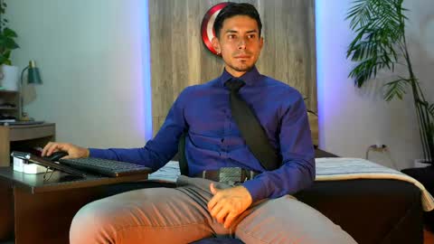 Snapshot of andrew_elliot chatting on May 2026 01:13:01 AM Andrew online show from May 2026 01:13:01 AM