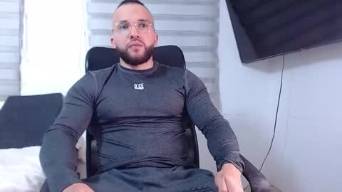 andrew_holden__ online show from January 2026 02:06:02 AM